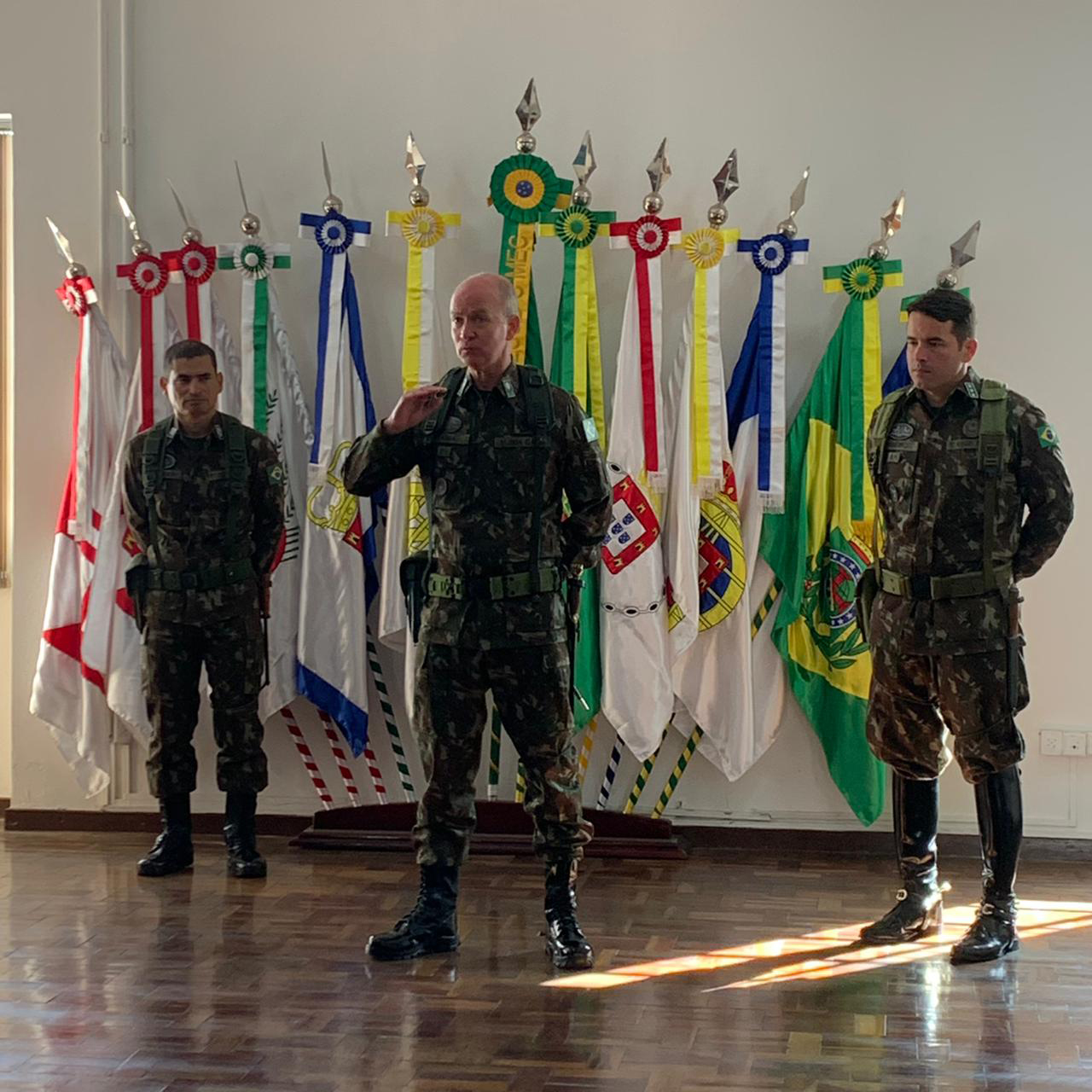 5ª Bda C Bld Visita Do Gen Sabbá Ao 5º Esquadrão De Cavalaria Mecanizado 9471